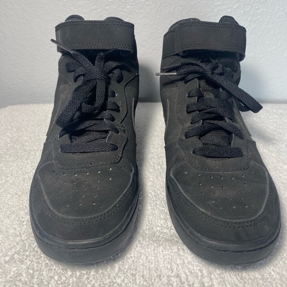 Nike All-Black High-Top Sneakers size 5.5Y - Picture 4 of 7